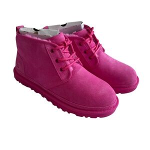 NWOB sz 9 hot pink UGG Neumel women's boots